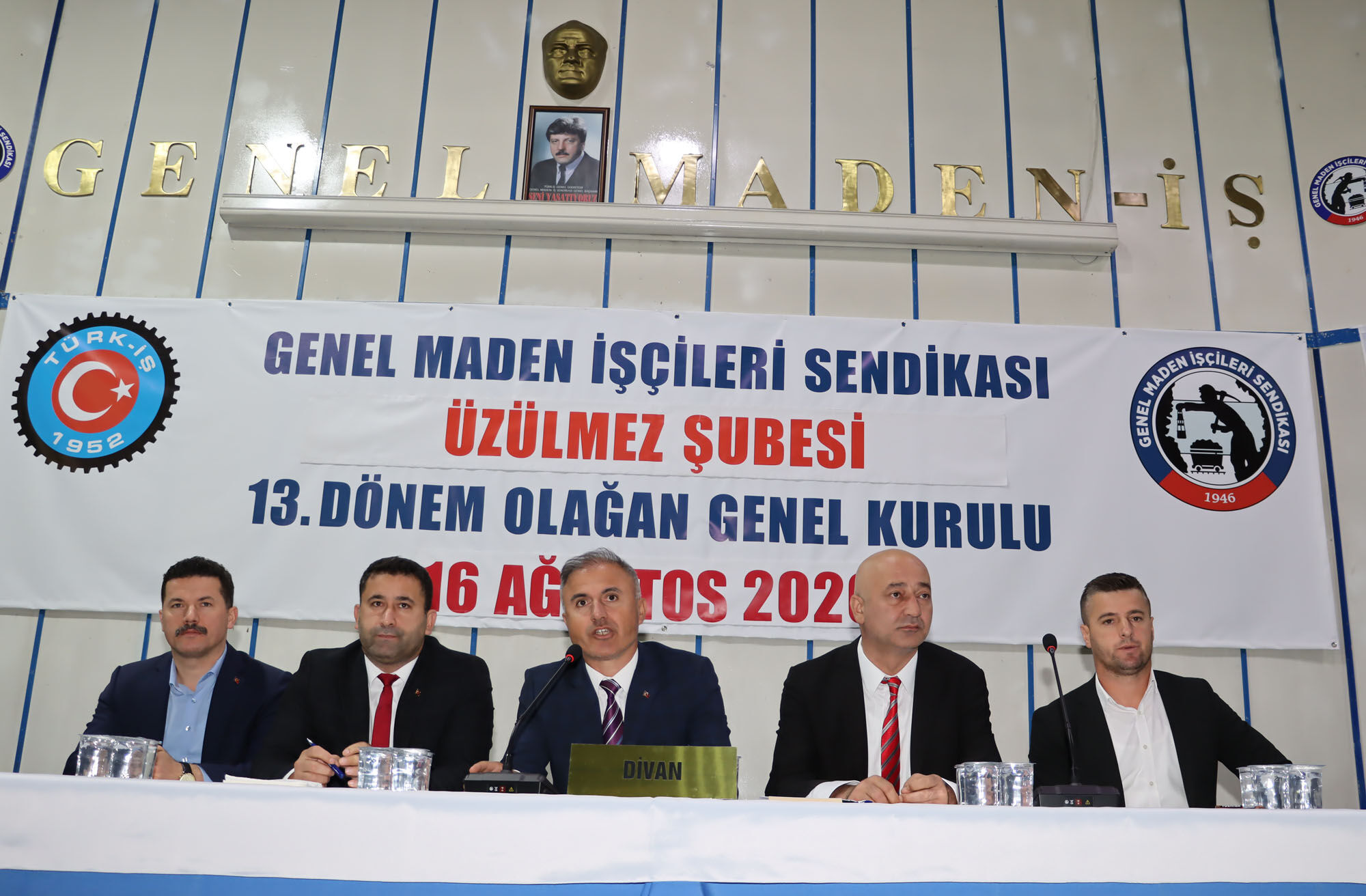 G M İ S Ü Z Ü L M E Z K O N G R E 3
