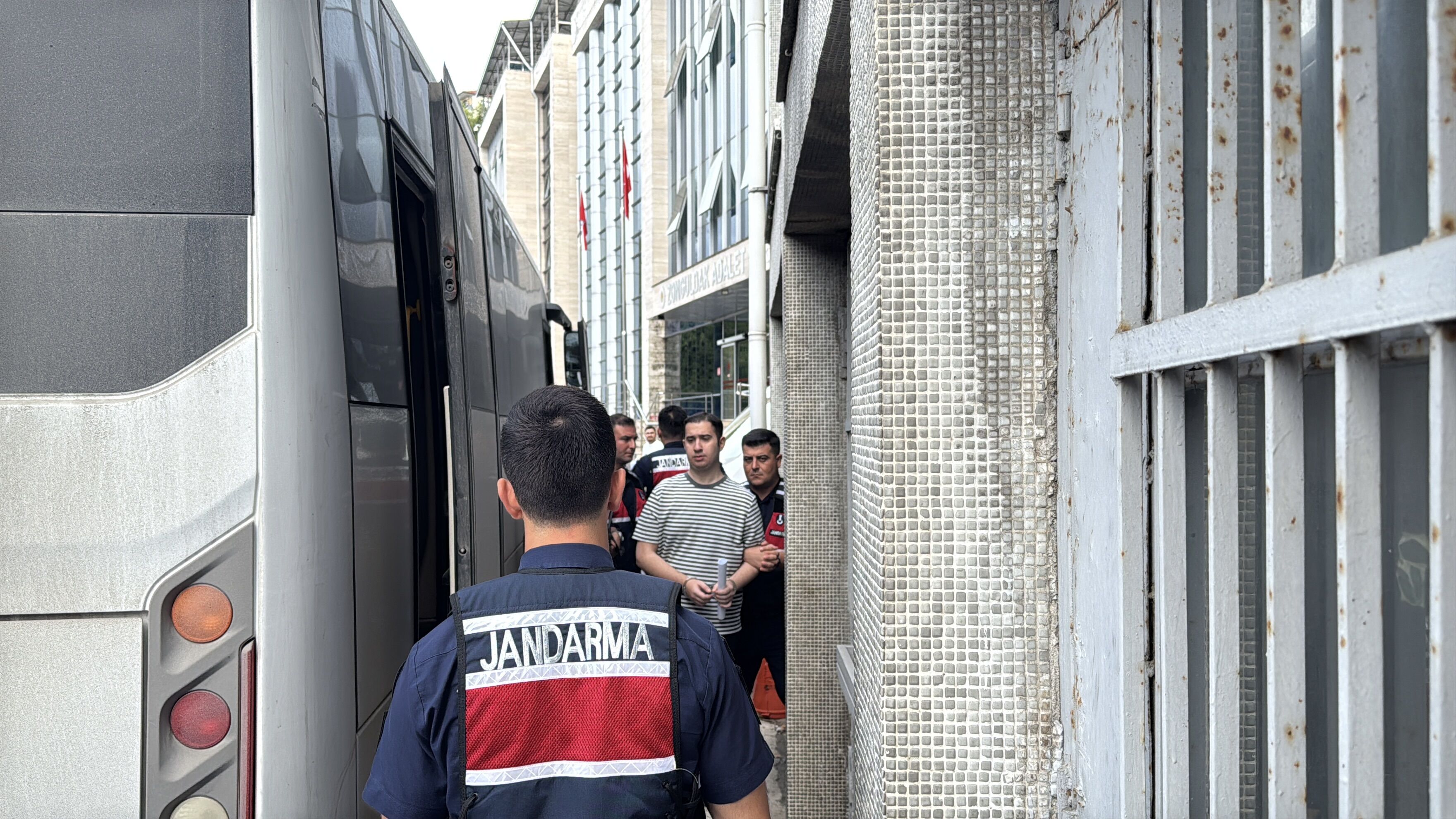 TERÖR ÖRGÜTÜ DAVASI, 4 SANIK YARGI KARŞISINDA