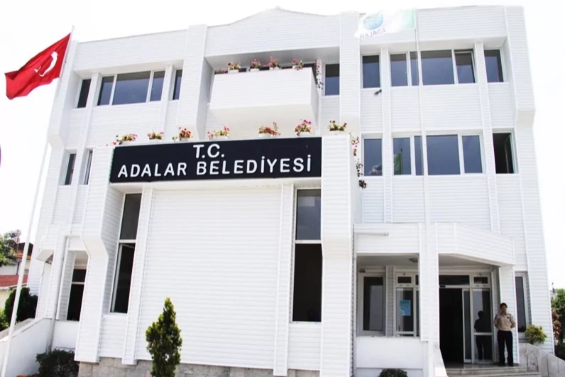 Adalar'da Başkan Vekili Medine Pamuk istifa etti! Meclis 21 Eylül'de yeni vekil seçecek
