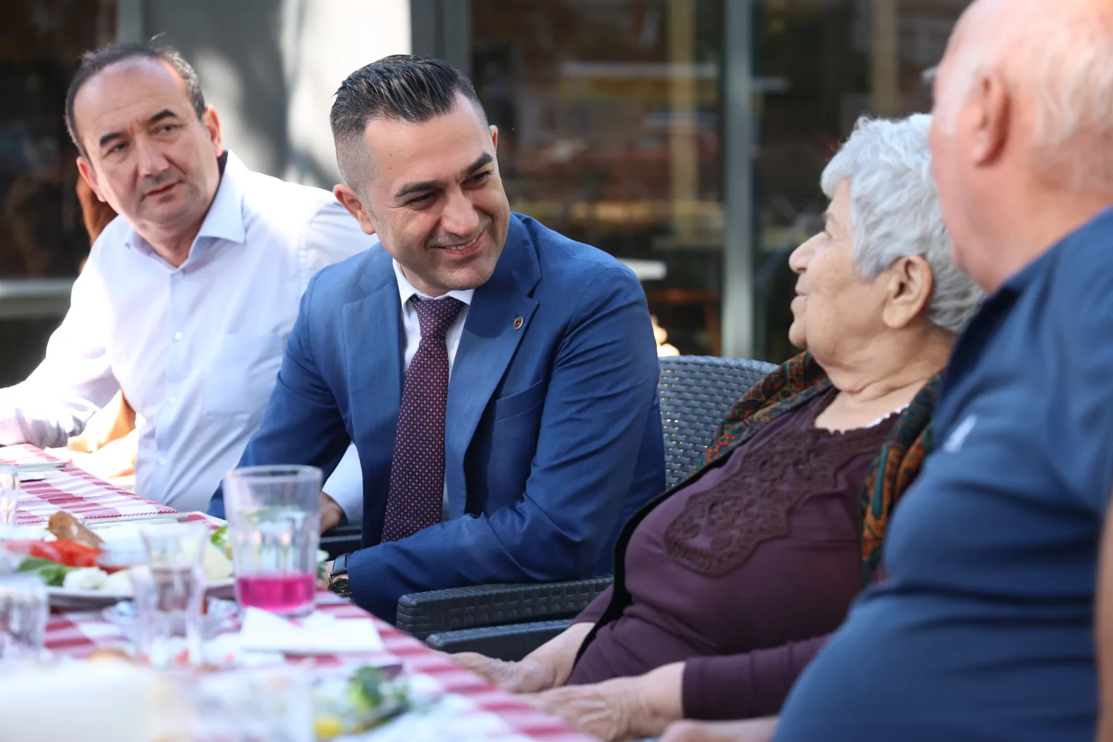 Antalya'da alzheimer hastalarına moral desteği