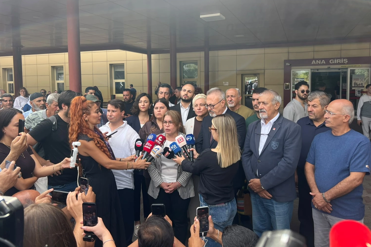 CHP heyeti Turgutlu'da... Okul güvenliği saldırı sonrası alınacak tedbirlerden ibaret değil!