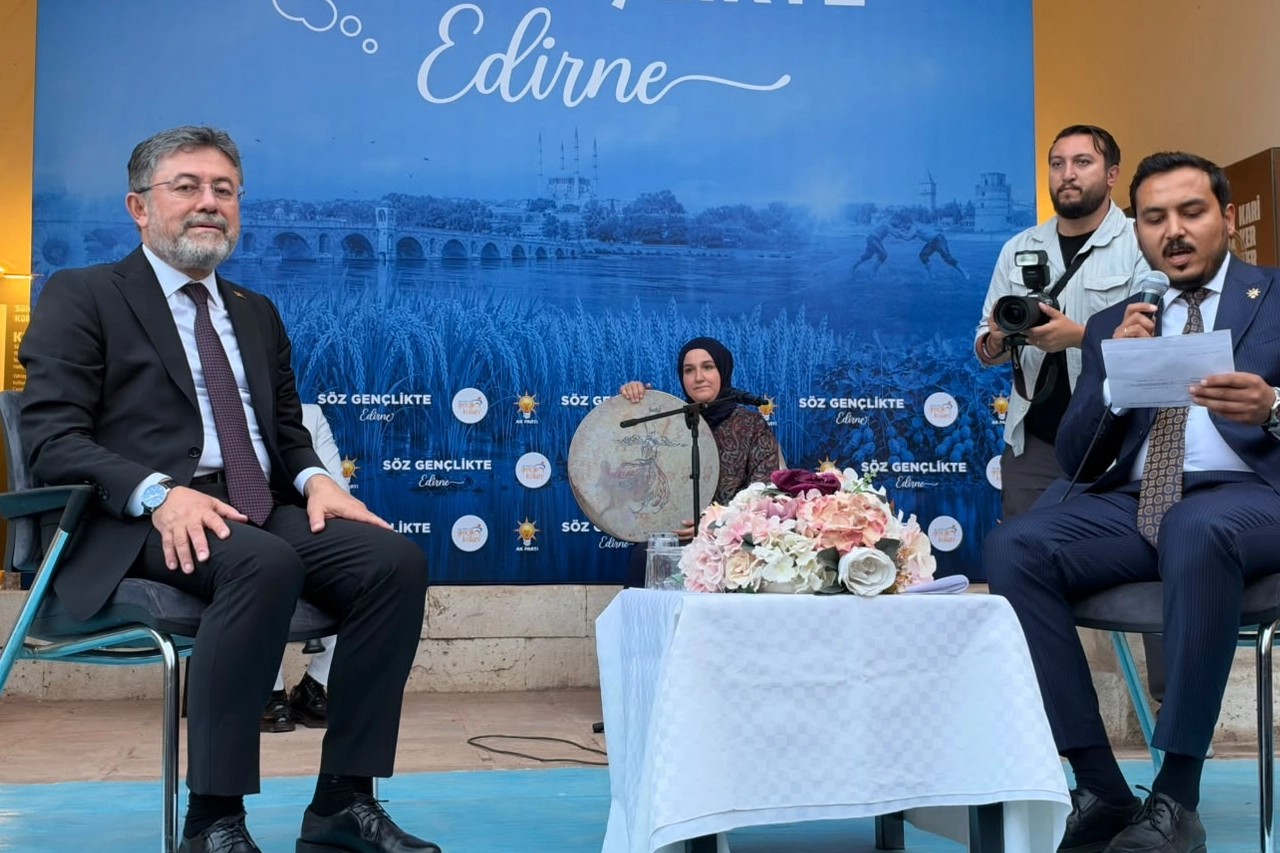 Edirne'de gençlerin talepleri Bakan Yumaklı'ya iletildi