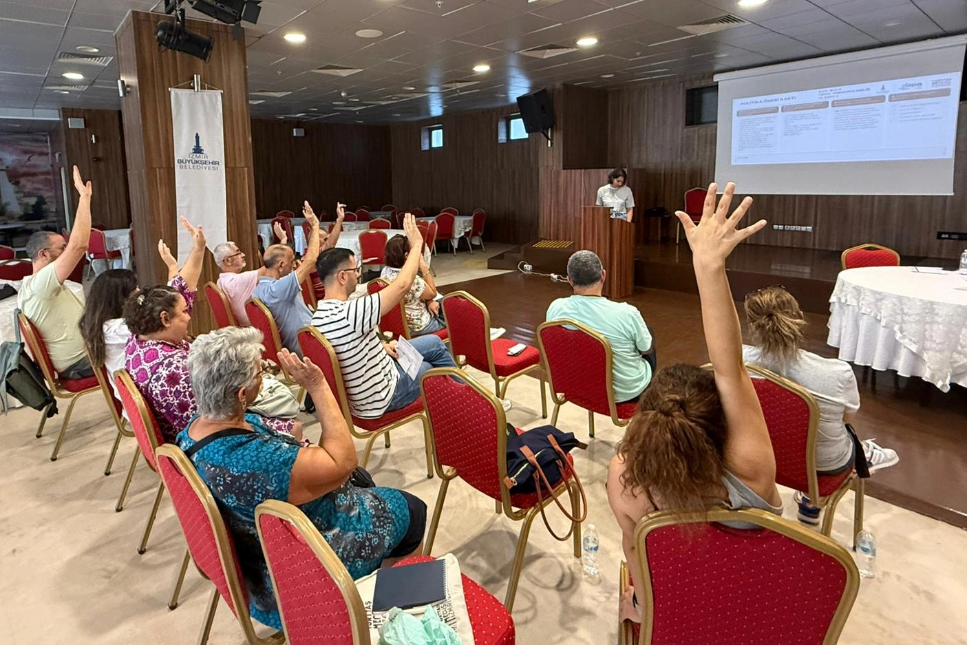 İzmir'de yurttaşın sözü karara dönüşüyor