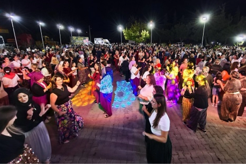 Keşan'da 2 bin kadın 'Şalvar Gecesi'nde buluştu