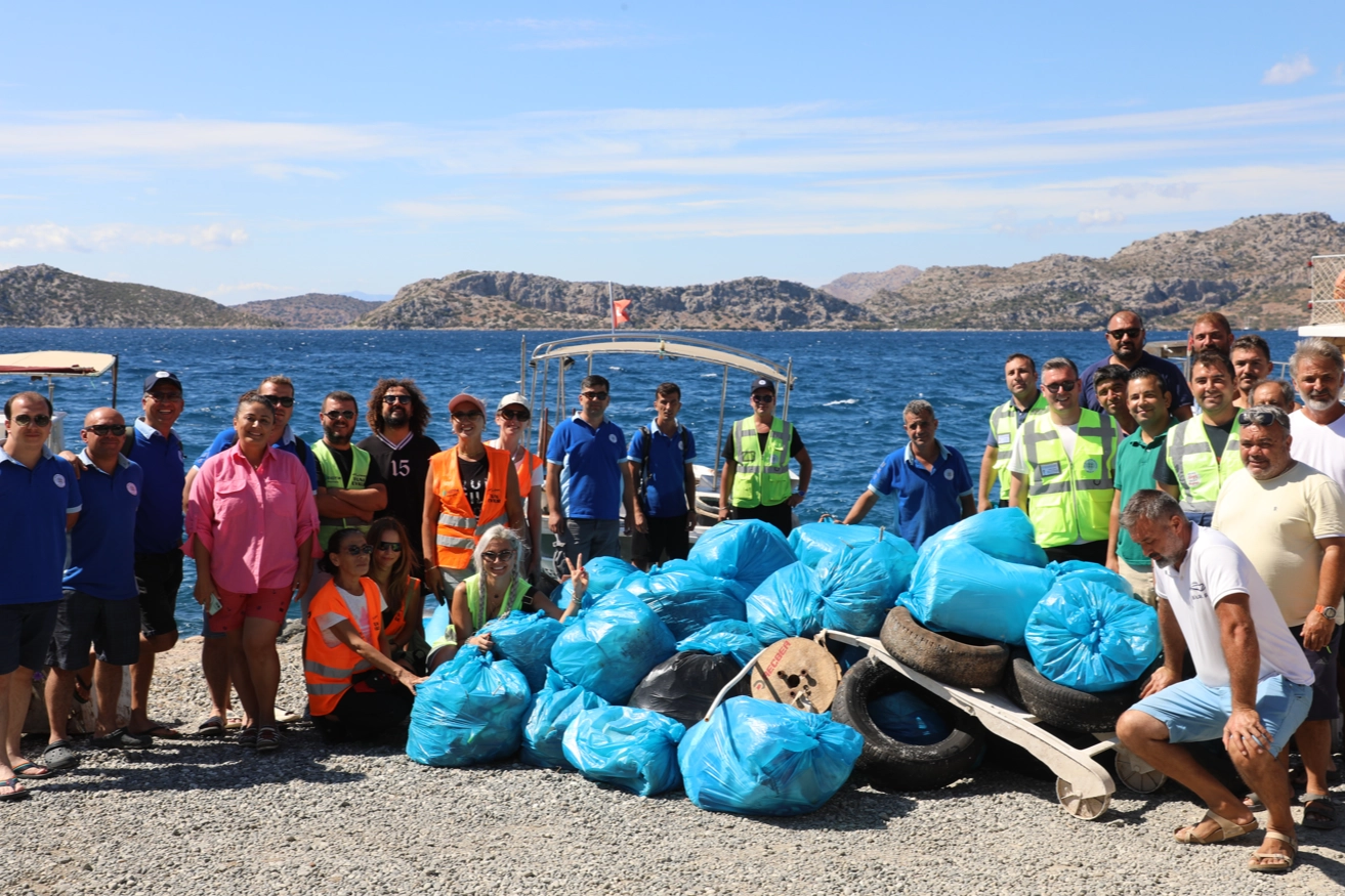 Muğla'da kıyılarda plastik atıklara karşı ortak mücadele