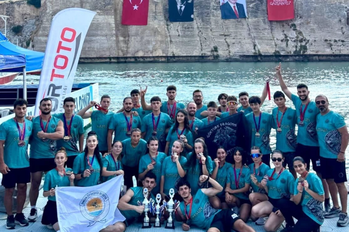 Samsun Büyükşehir sporcuları Dragon Bot'ta 3 kupa kazandı