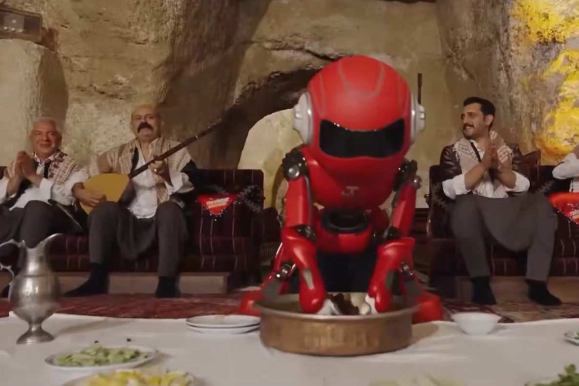 TEKNOFEST heyecanı Şanlıurfa'da başlıyor... Robot çiğ köfteyi yoğurmaya başladı!